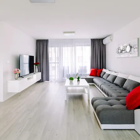 Rendez - 2 Bedroom Apartment, Big 85m2, Fresh New, With Parking Included, Air-conditioned, 2xbalcony Raca