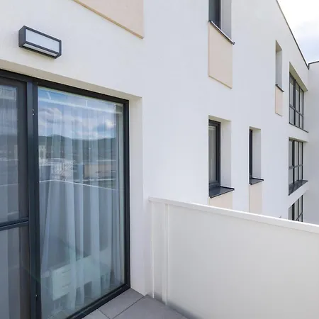 Rendez - Big 70m2 Apartment, Fresh New, Parking Included, Air-conditioned, Balcony Apartmán