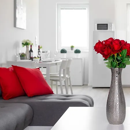 Rendez - 2 Bedroom Apartment, Big 85m2, Fresh New, With Parking Included, Air-conditioned, 2xbalcony * Raca