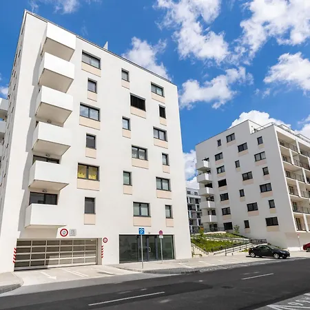 Rendez - 2 Bedroom Apartment, Big 85m2, Fresh New, With Parking Included, Air-conditioned, 2xbalcony * Raca