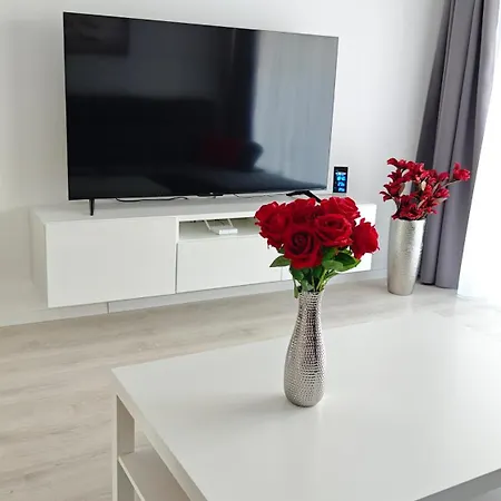 Rendez - Big 70m2 Apartment, Fresh New, Parking Included, Air-conditioned, Balcony Raca