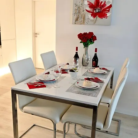 Apartmán Rendez - Big 70m2 Apartment, Fresh New, Parking Included, Air-conditioned, Balcony