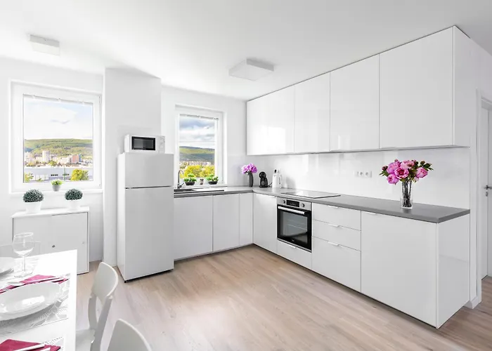 Apartment Rendez - Big 70M2 Apartment, Fresh New, Parking Included, Air-Conditioned, Balcony *