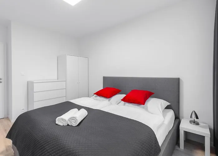 Apartment Rendez - Big 70M2 Apartment, Fresh New, Parking Included, Air-Conditioned, Balcony *